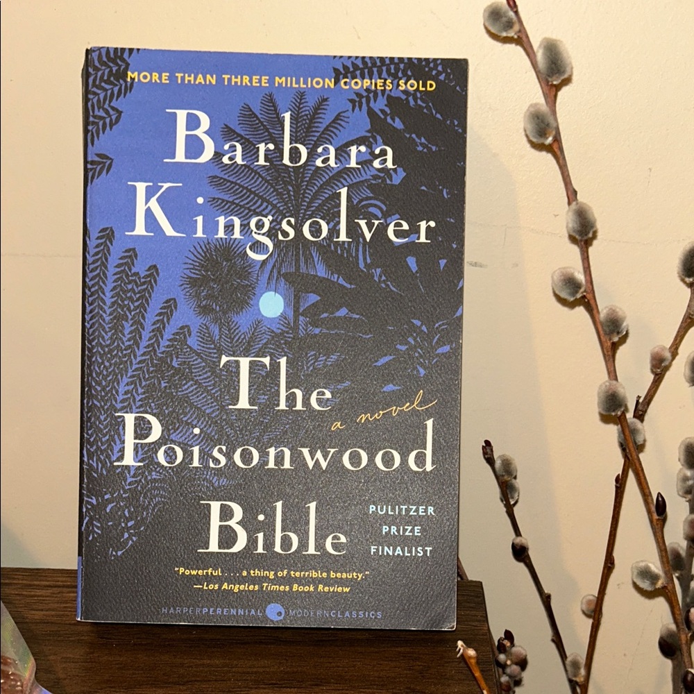 The Poisonwood Bible by Barbara Kingsolver - Fiction - Picture 1 of 2